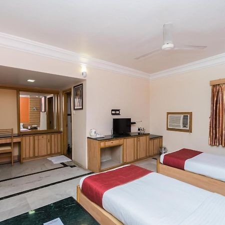 คิงส์ คราวน์ โฮเต็ล  Hotel โกลกาตา ภายนอก รูปภาพ