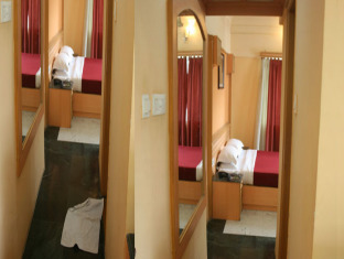คิงส์ คราวน์ โฮเต็ล  Hotel โกลกาตา ภายนอก รูปภาพ