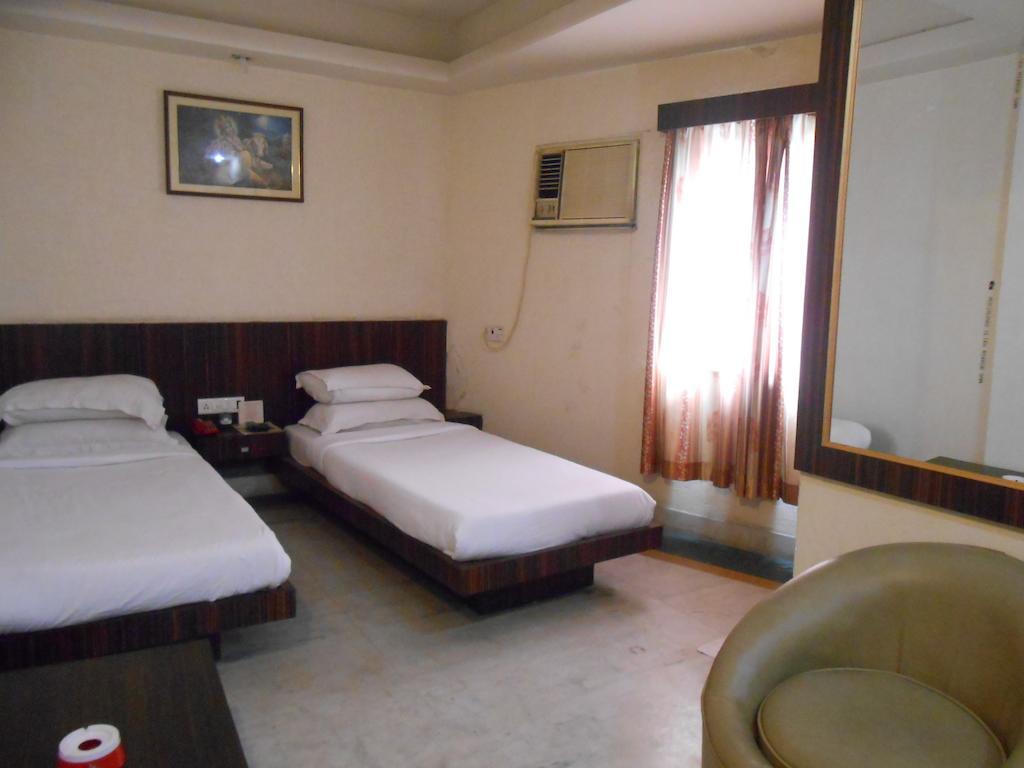 คิงส์ คราวน์ โฮเต็ล  Hotel โกลกาตา ภายนอก รูปภาพ